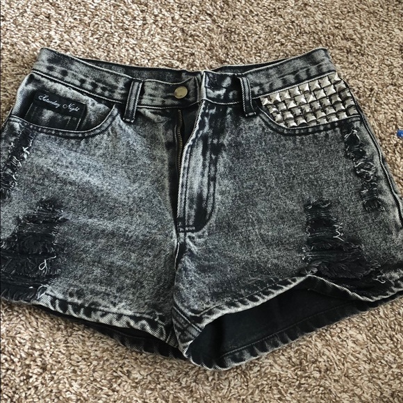 Black stonewashed Jean shorts - Picture 1 of 4